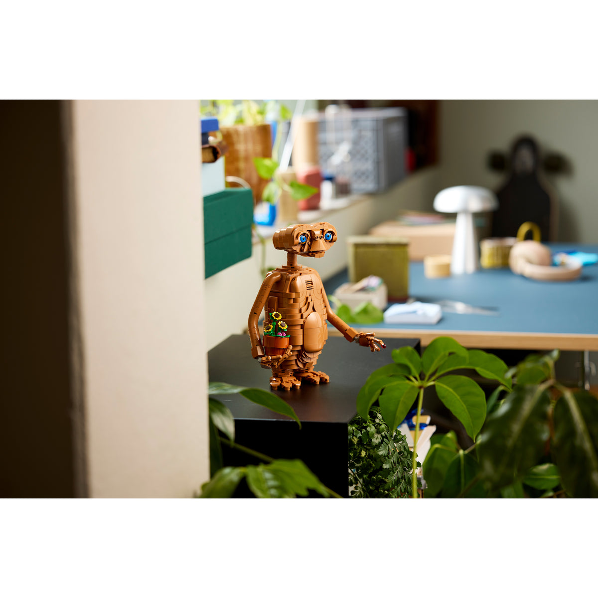 The LEGO® Group Ideas E.T. the Extra-Terrestrial Set 21370